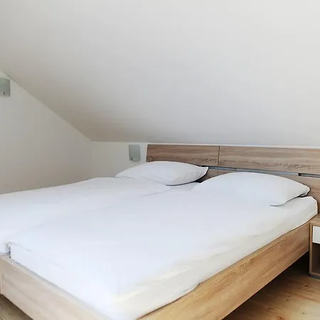 Garni Azur 3* Laibach