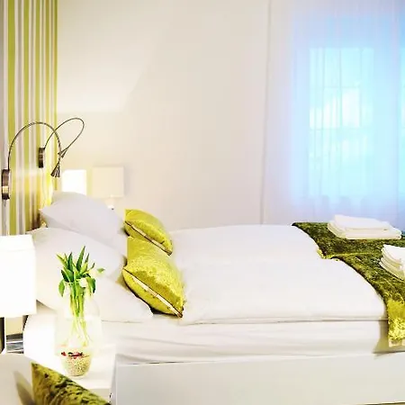 Hotell Garni Azur 3*