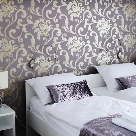 Hotell Garni Azur