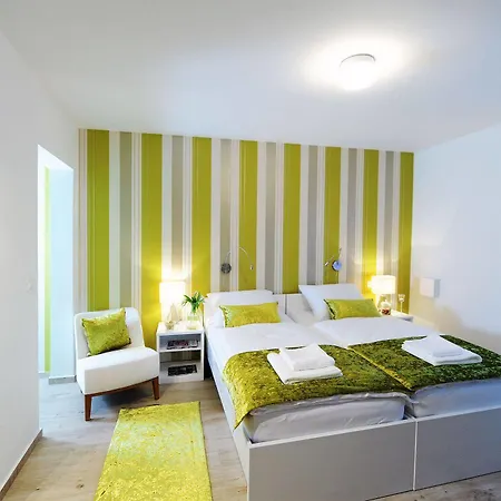 Garni Azur Hotell 3*