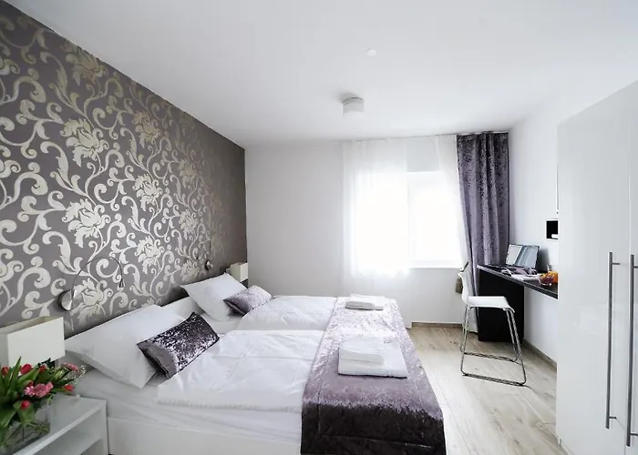 Garni Azur Hotell 3*