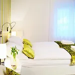 Hotell Garni Azur 3*
